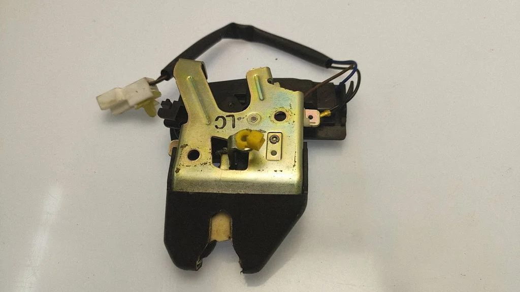Tailgate/trunk/boot lock/catch/latch
