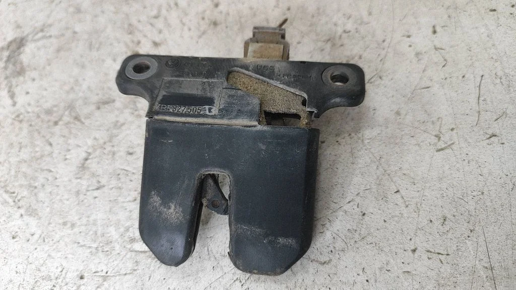 Tailgate/trunk/boot lock/catch/latch 4B5827505b