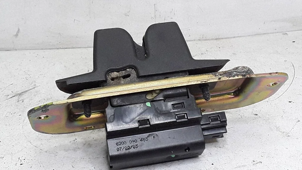 Tailgate/trunk/boot lock/catch/latch 8200090403F