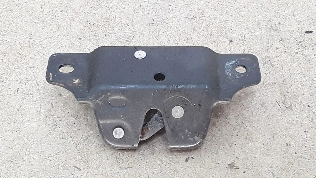 Tailgate/trunk/boot lock/catch/latch