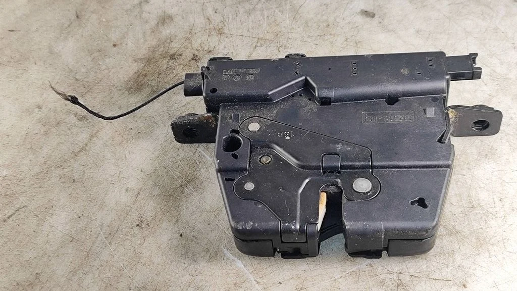 Tailgate/trunk/boot lock/catch/latch 918064103