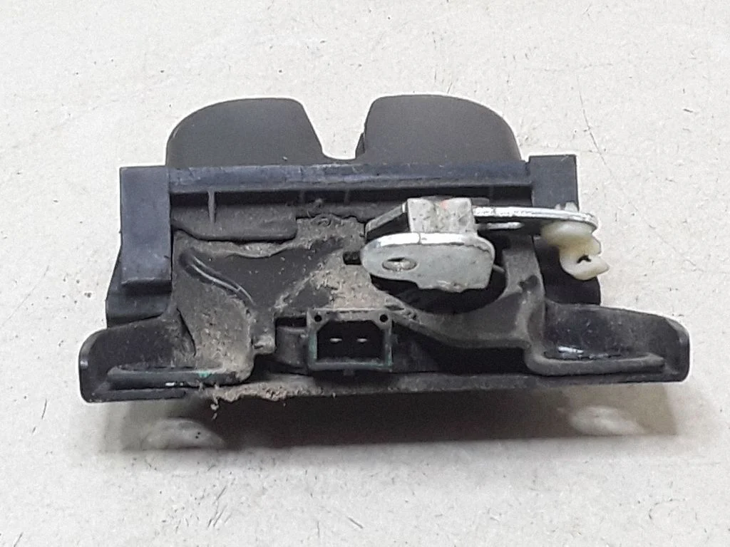 Tailgate/trunk/boot lock/catch/latch – Audi A3 S3 8L (1996-2003)