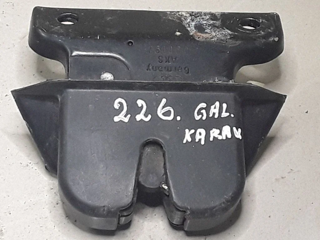 Tailgate/trunk/boot lock/catch/latch – Audi A4 S4 B5 8D (1994-1999)