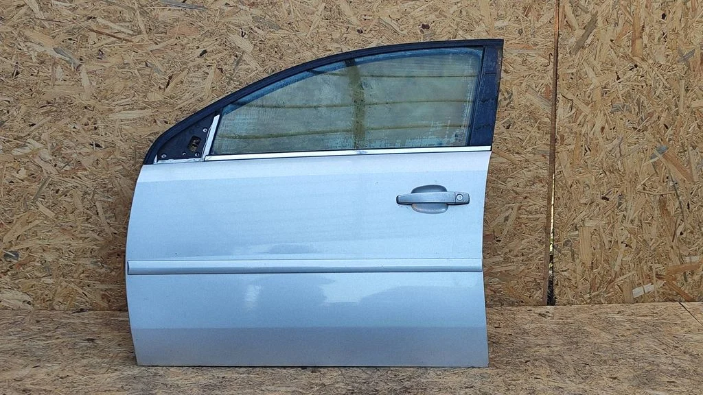 Esiuks – Opel Vectra C (2002-2005)