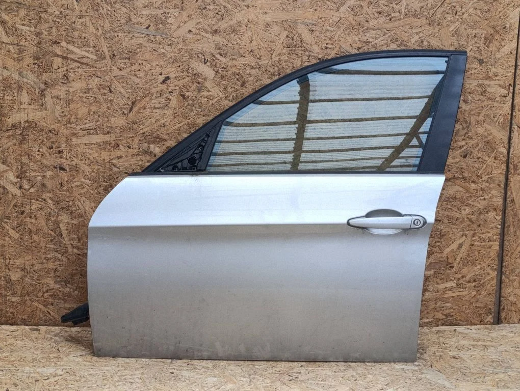 Esiuks – BMW 3-seeria E90 E91 (2005-2012)