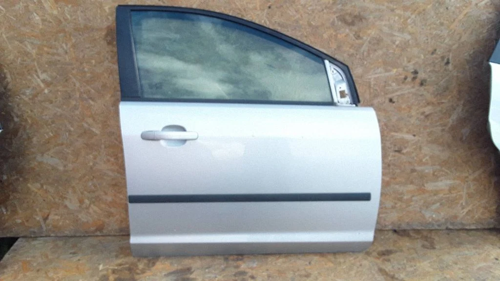 Front door – Ford Focus C-MAX (2003-2010)