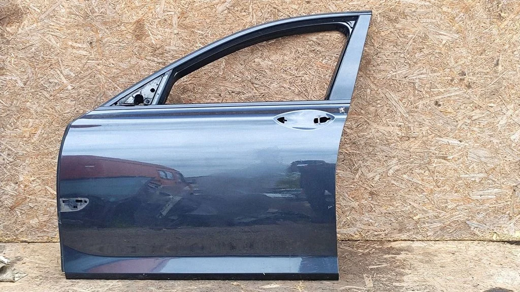 Esiuks – BMW 7-seeria F01 F02 F03 F04 (2008-2016)