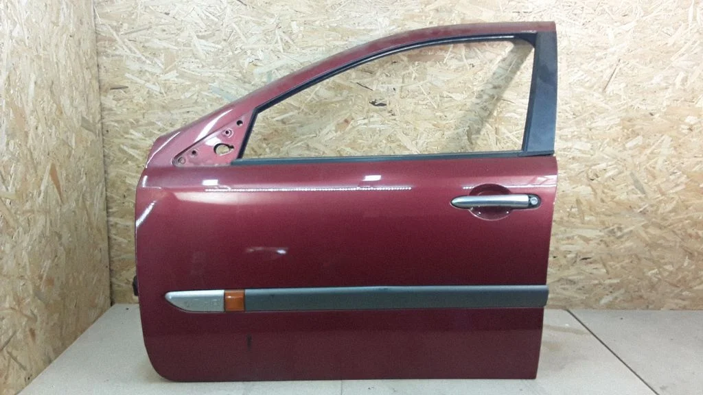 Esiuks – Renault Laguna II (2001-2007)