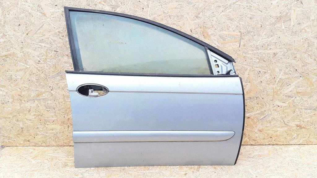 Esiuks – Citroen C5 (2001-2004)