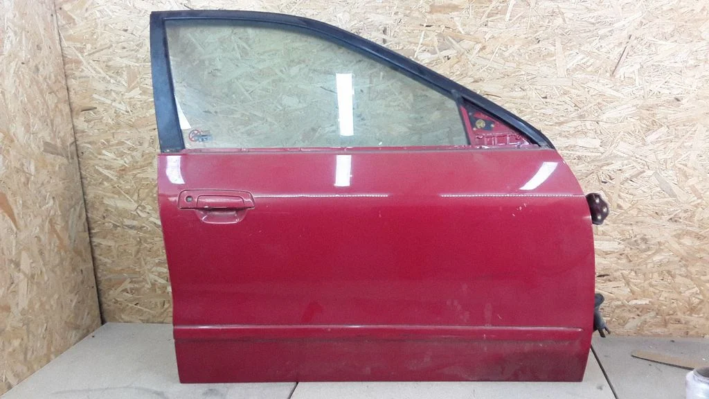 Esiuks – Mitsubishi Galant (1997-2003)
