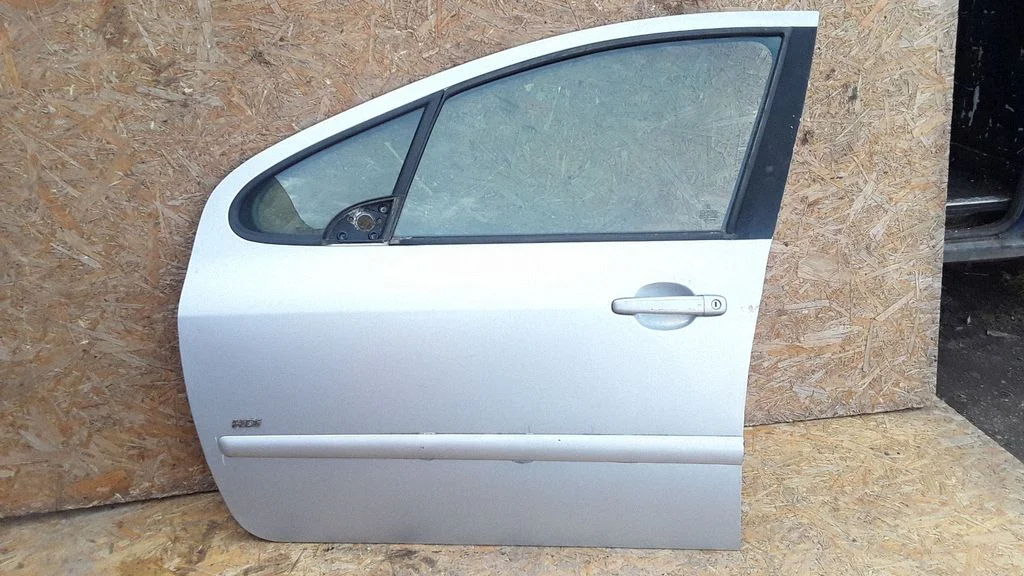 Esiuks – Peugeot 307 (2001-2005)