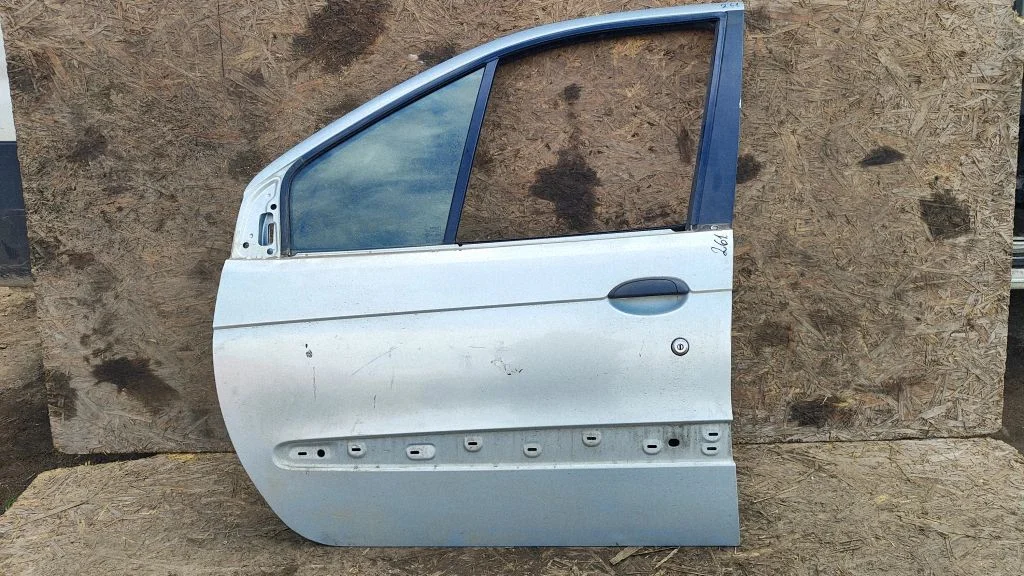 Esiuks – Renault Scenic I (1996-2003)
