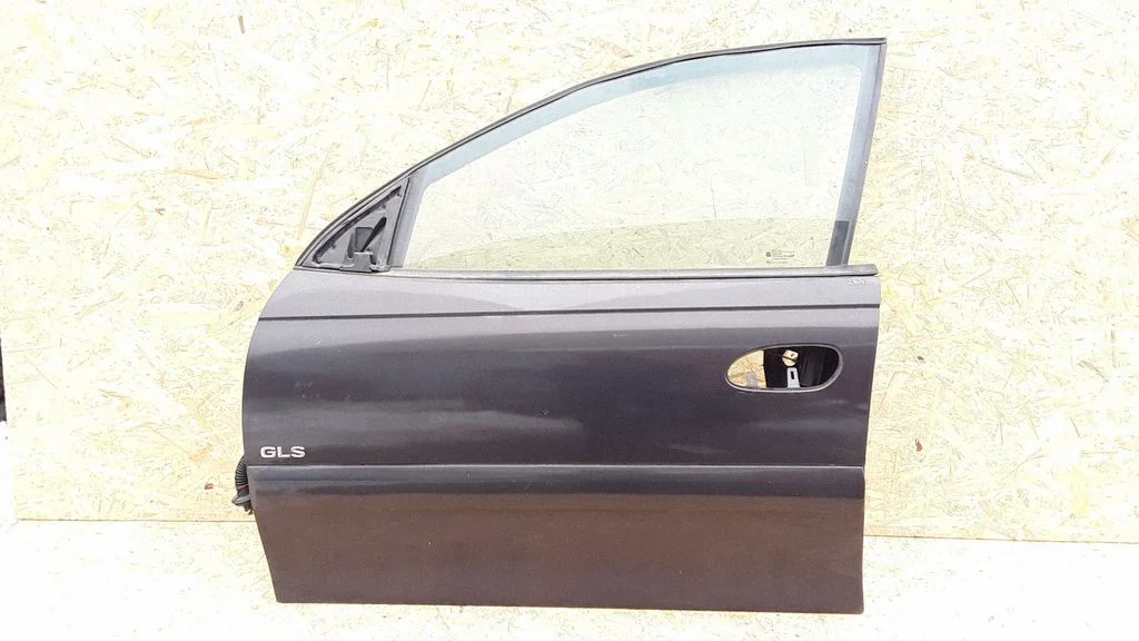Esiuks – Opel Omega B2 (1999-2003)