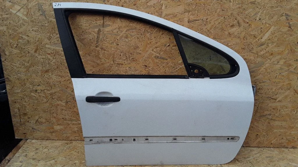 Esiuks – Peugeot 307 (2001-2005)