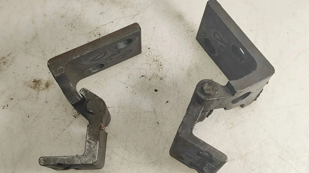 Front door hinges set – BMW X5 E53 (1999-2006)