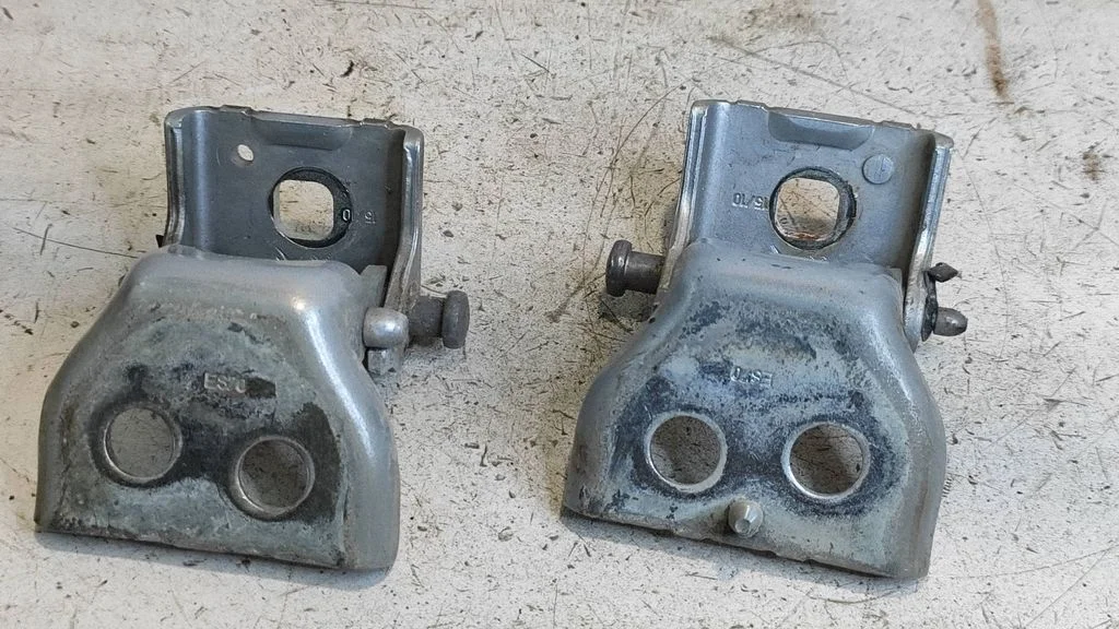 Front door hinges set – Citroen C4 I (2004-2010)