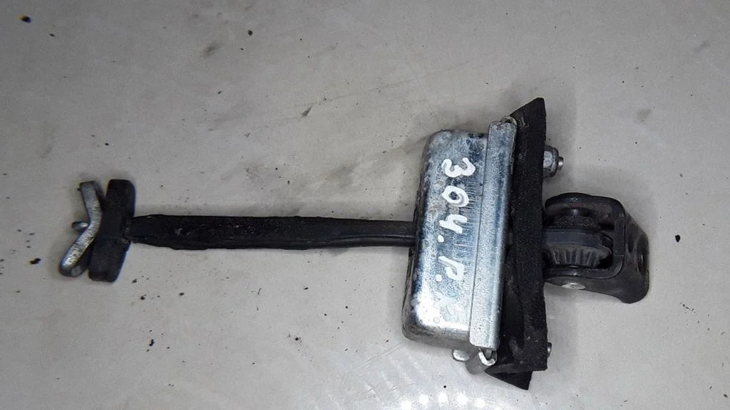 Esiukse avamispiiraja – Ford Focus C-MAX (2003-2010)