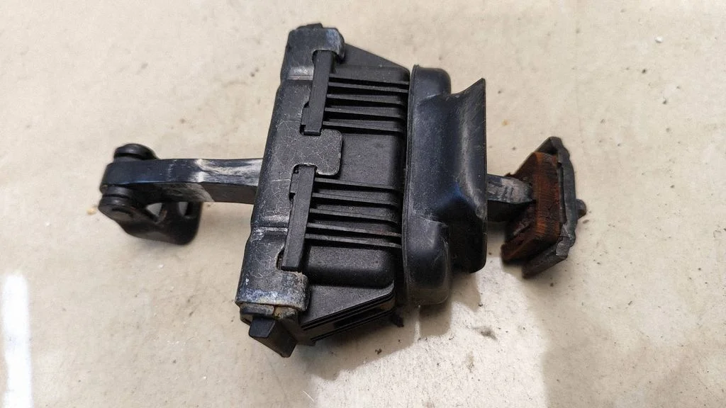 Esiukse avamispiiraja – BMW 3-seeria E90 E91 (2005-2012)