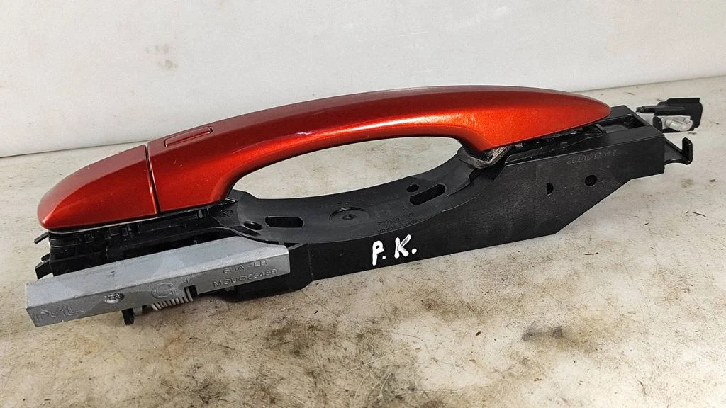 Esiukse välimine käepide – Nissan Qashqai J12 (2021-)