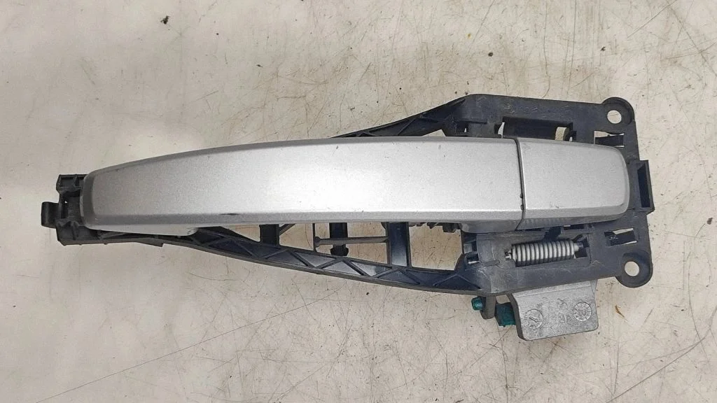 Front door exterior handle 24463524