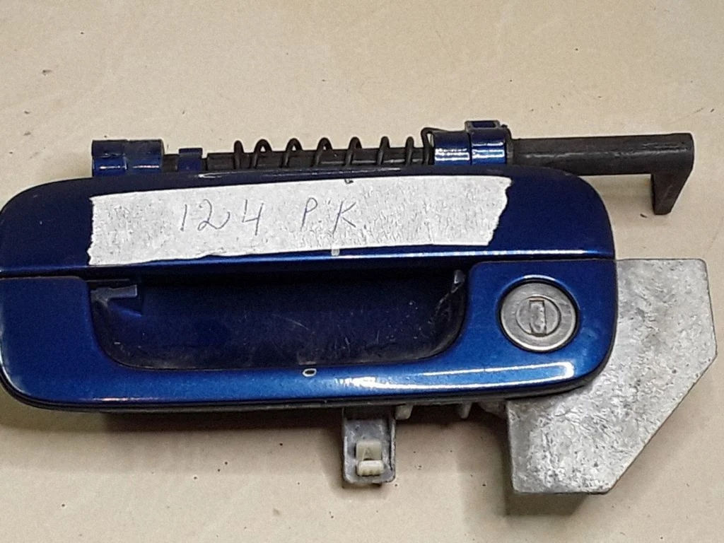 Esiukse välimine käepide 9621858877