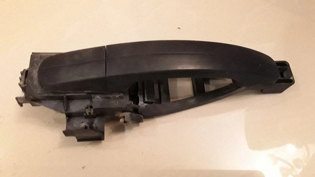 Front door exterior handle 3M51R224A37