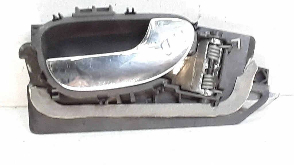 Front door interior handle – Peugeot 307 (2001-2005)