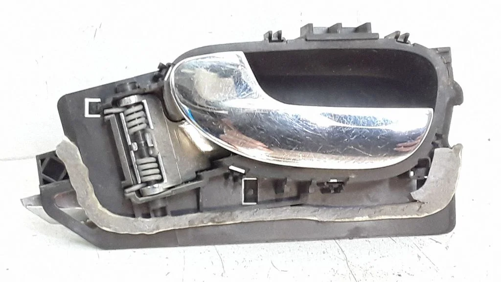 Front door interior handle – Peugeot 307 (2001-2005)