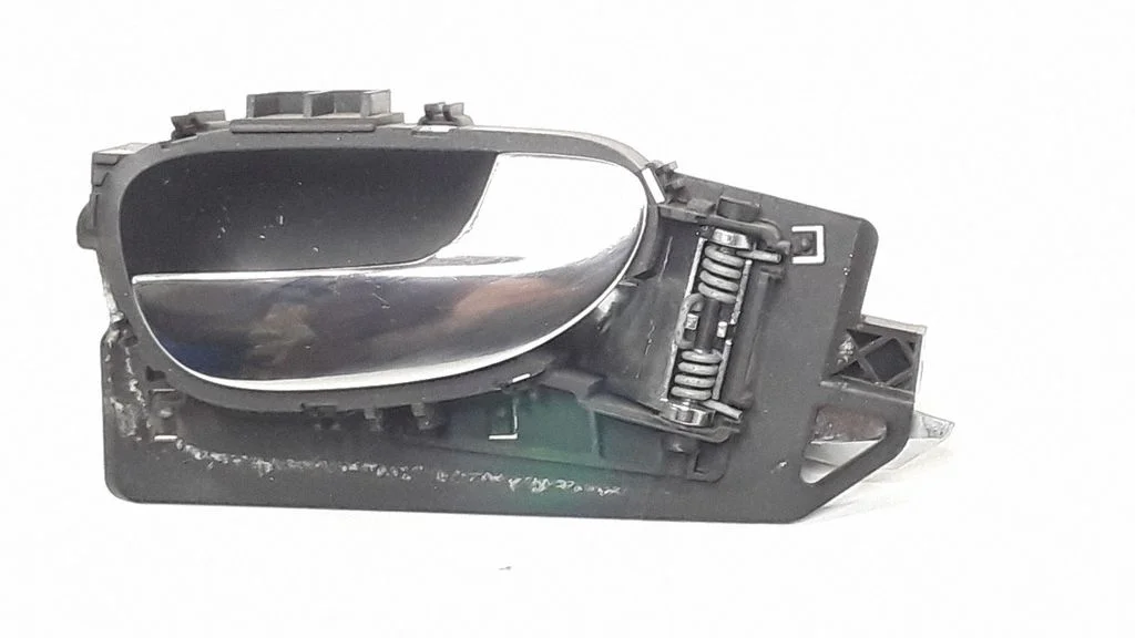 Front door interior handle – Peugeot 307 (2001-2005)