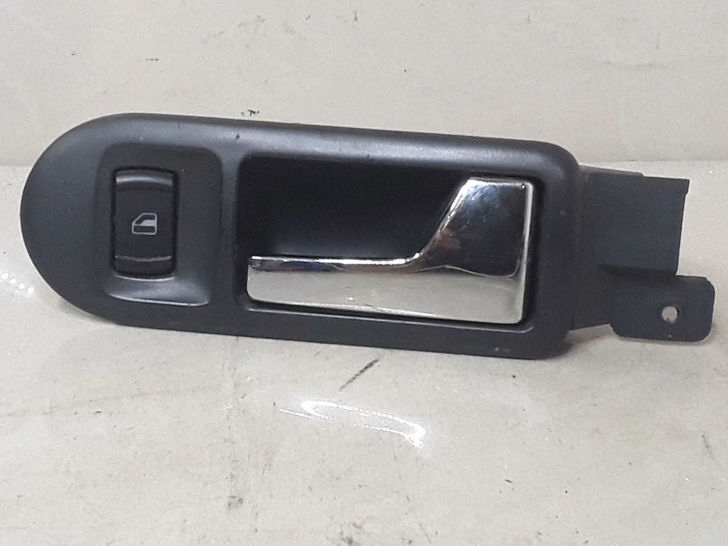 Front door interior handle – Volkswagen Passat B5.5 (2001-2005)