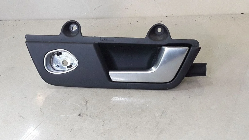 Front door interior handle – Audi A4 S4 B6 8E 8H (2001-2005)