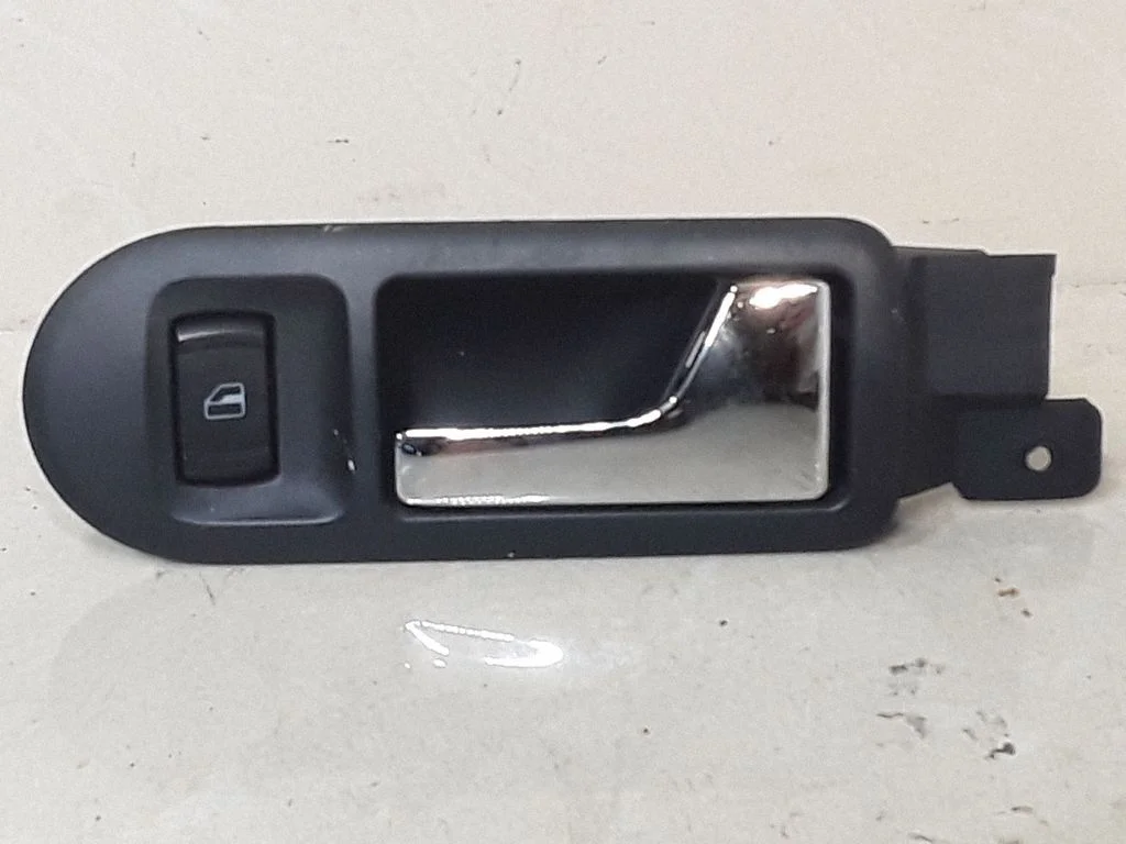 Front door interior handle – Volkswagen Passat B5.5 (2001-2005)