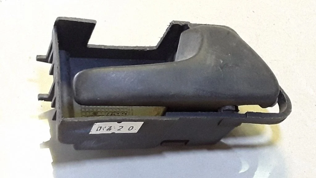 Front door interior handle – Volkswagen Golf III (1992-1997)