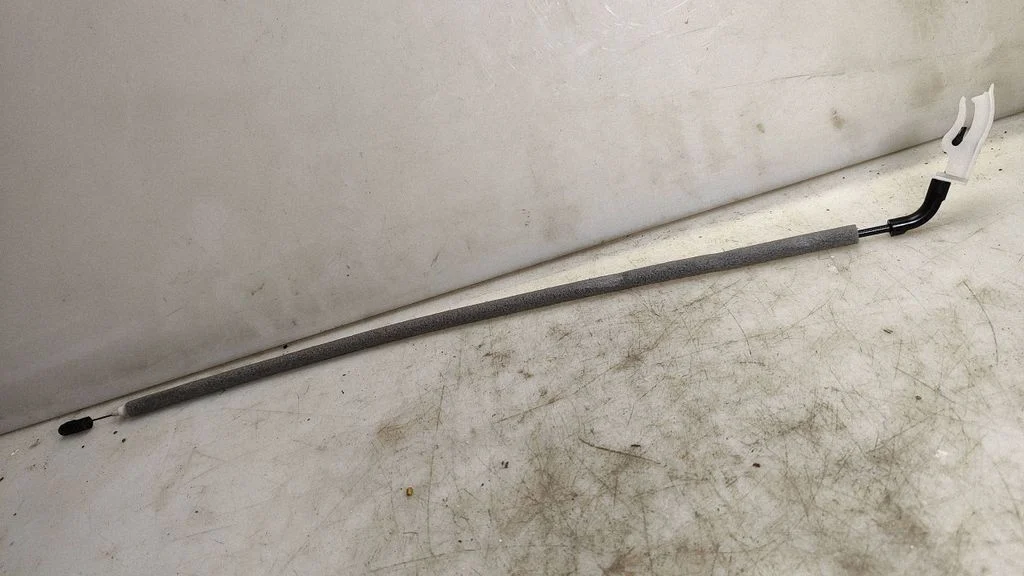 Front door cable line – BMW 3 Series E90 E91 (2005-2012)