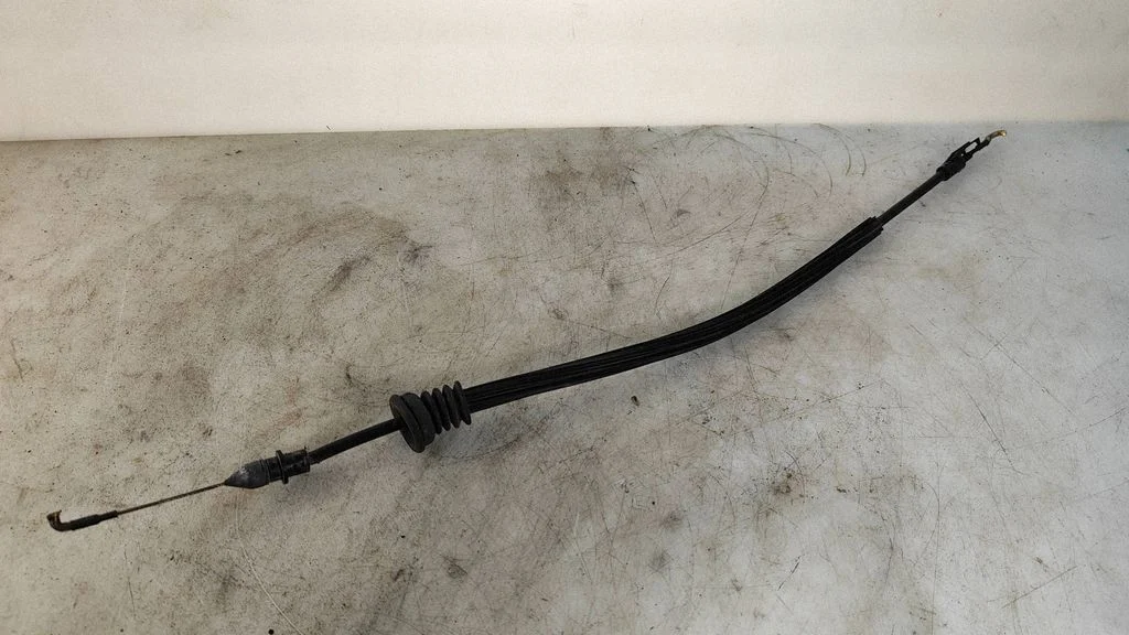 Front door cable line – Volkswagen Phaeton (2002-2016)
