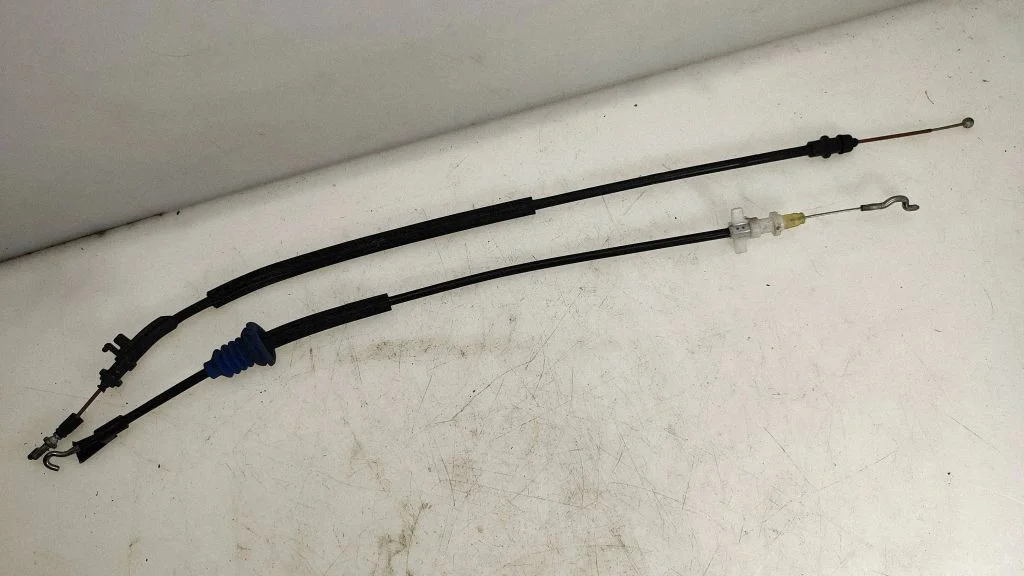 Front door cable line 3C8837085