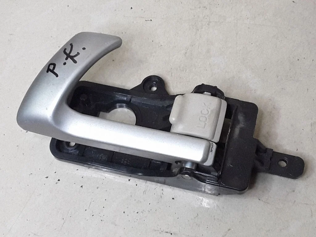 Front door interior handle – Hyundai Santa Fe (2006-2012)
