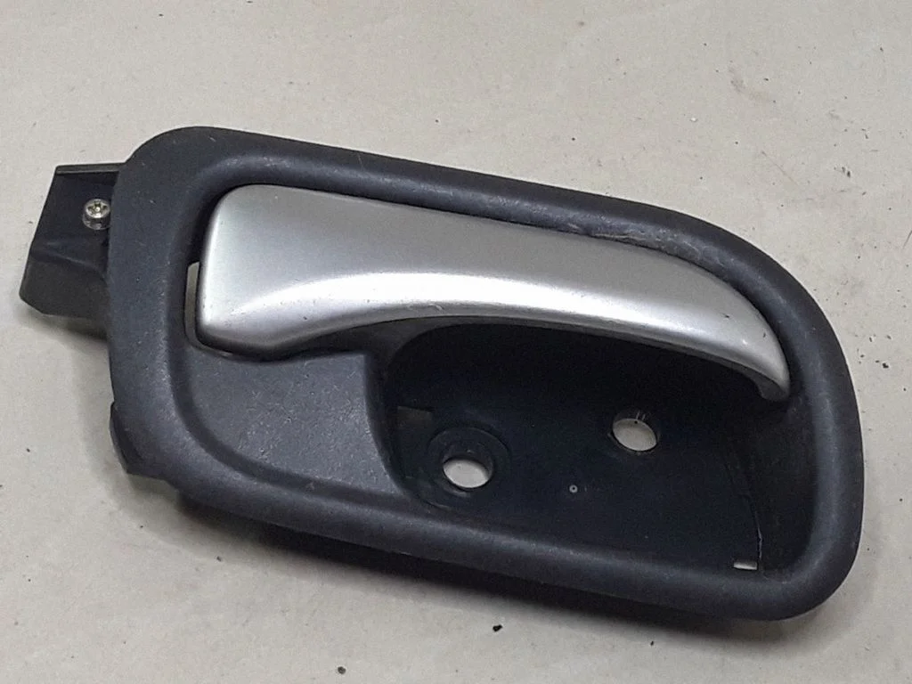 Front door interior handle – Honda Accord (2003-2007)