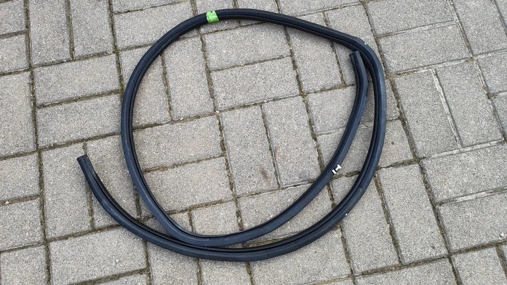 Uszczelka drzwi przednich (na karoserii) – Lexus IS 220D-250-350 (2006-2013)