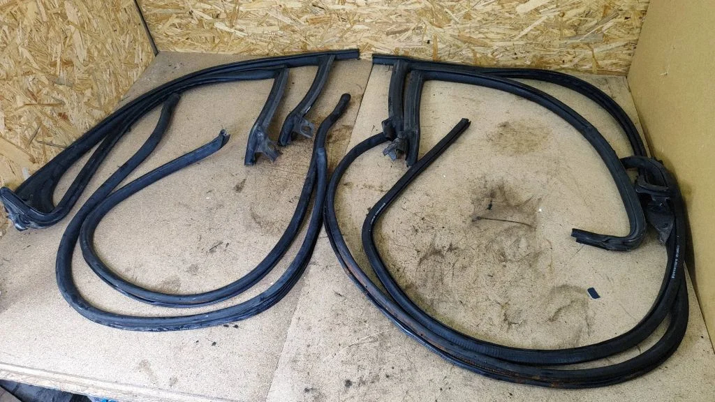 Front door rubber seal 3C8867911