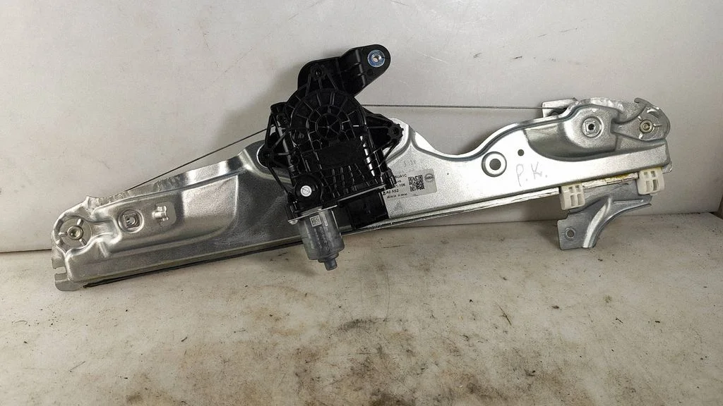 Front door window regulator with motor 807516Ua1B