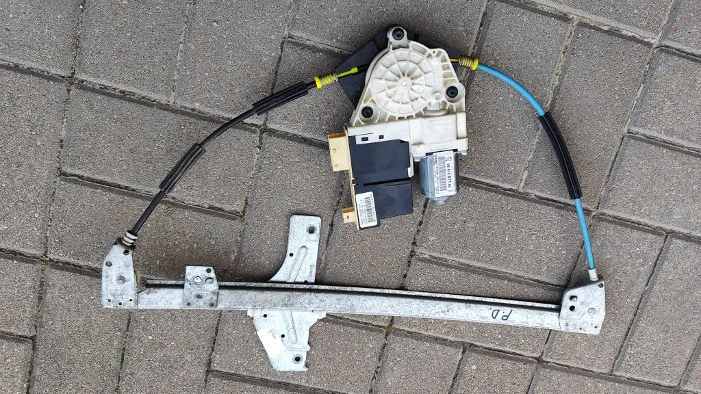 Front door window regulator with motor 9681587180