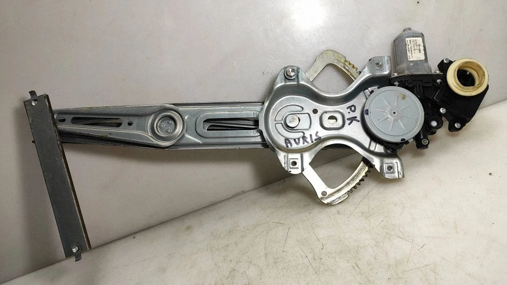 Front door window regulator with motor 8570202020