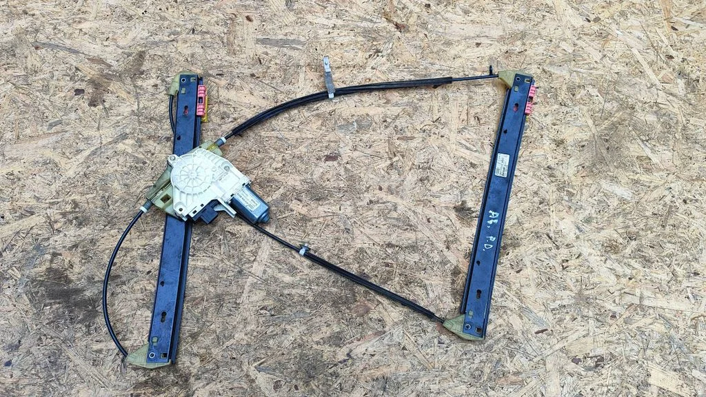 Front door window regulator with motor 4F0837462C