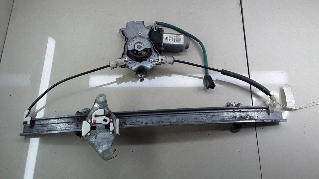 Front door window regulator with motor 400601T6