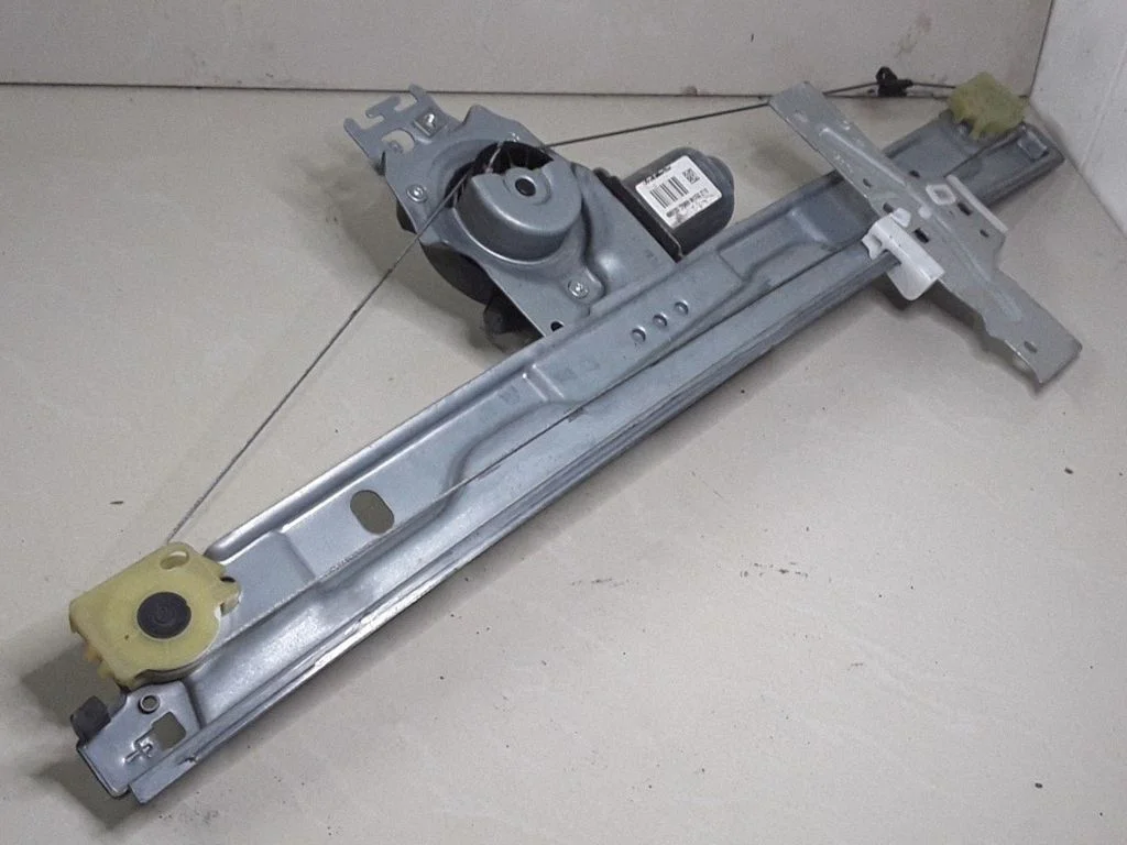 Front door window regulator with motor 9681182280