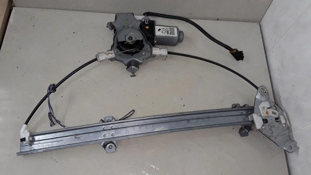Front door window regulator with motor 400601T3