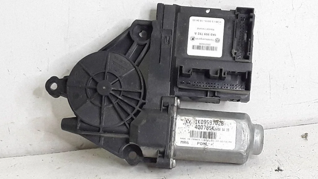 Front door window regulator motor – Volkswagen Touran I (2003-2010)