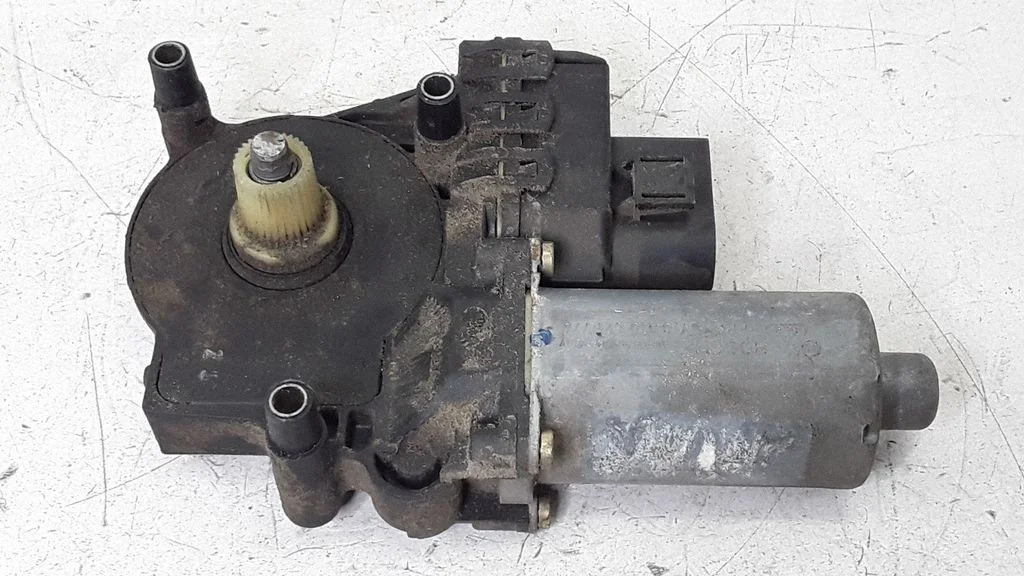 Front door window regulator motor 0130821774