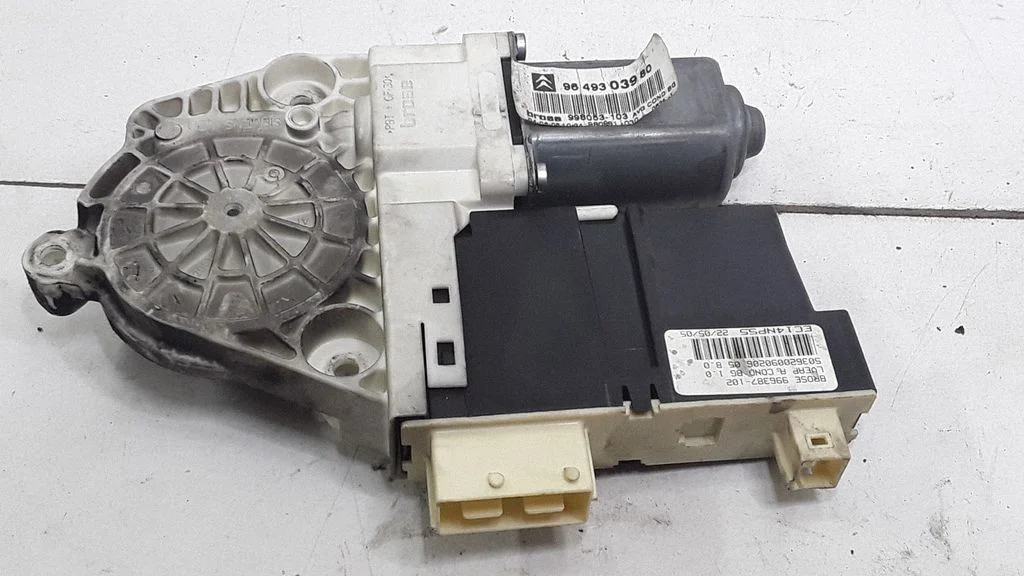 Front door window regulator motor – Citroen C5 (2005-2008)